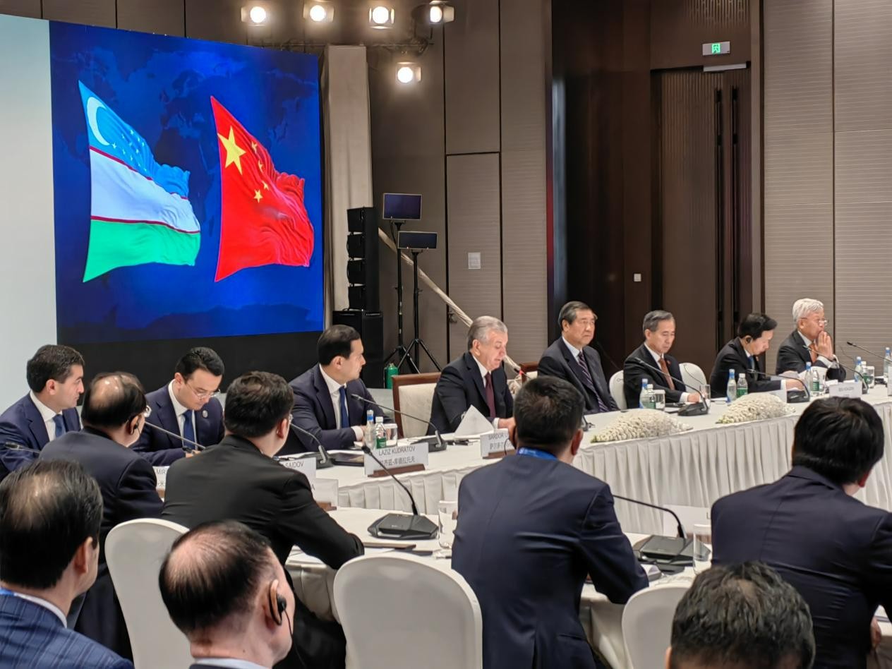 和振伟出席乌兹别克斯坦总统与中国企业家圆桌会