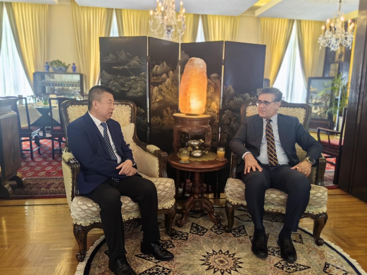 和振伟会长与巴基斯坦驻华大使餐叙交流