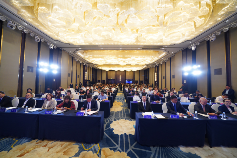 和振伟出席第十二届国际商协会贸易与投资洽谈会暨第一届中企出海对接会