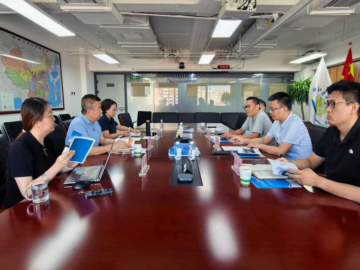 和振伟与火箭院产业与国际部负责人会谈